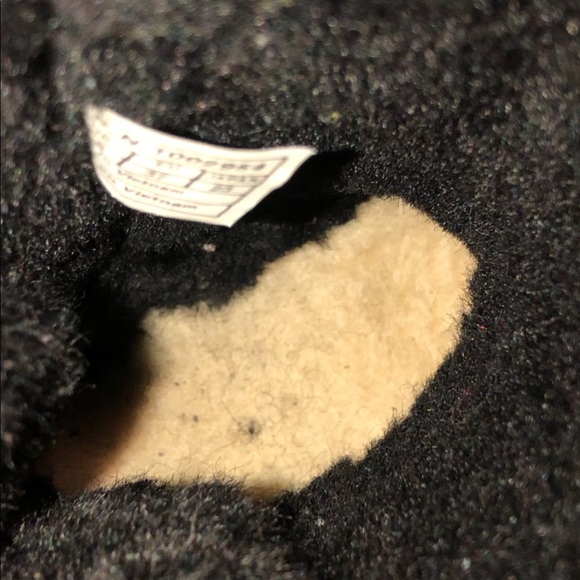 UGGS - Picture 4 of 7